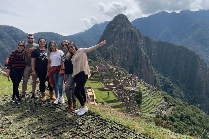 Short Inca Trail 2-Day Trek to Machu Picchu: Wiñay Wayna & Sun Gate Hike photo 1