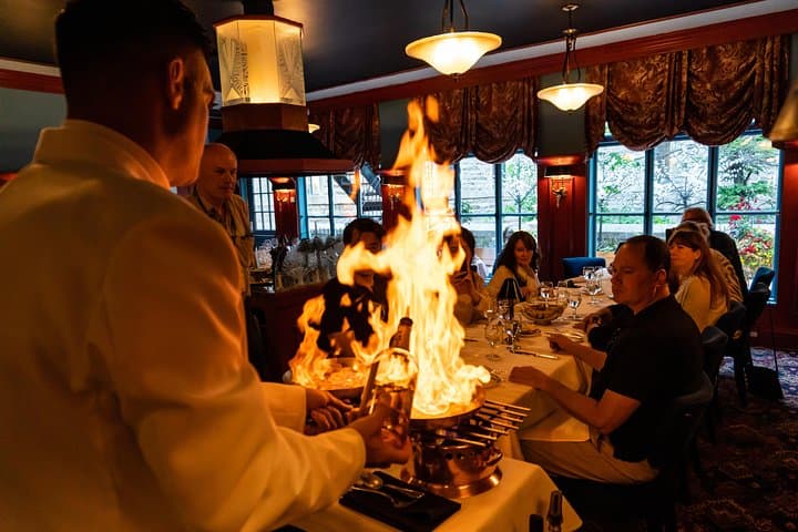 Evening Gourmet Tour: 5-Course Dinner and Historic Walk Through Old Quebec
