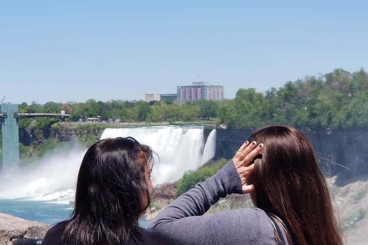Niagara Falls Day Tour from Mississauga with Seasonal Boat Cruise photo 4