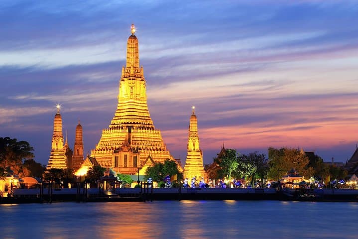 Bangkok Night Cruise: White Orchid Dinner on the Chao Phraya photo 4