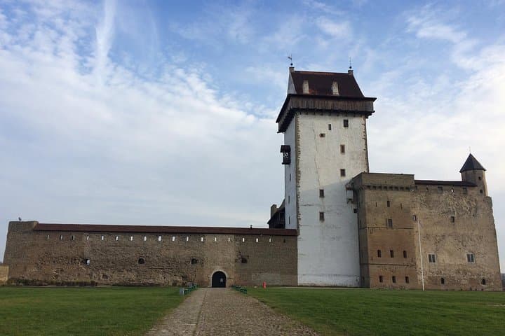 Go East Private Day Trip to Narva, Valaste Waterfall & Narva-Jõesuu photo 4