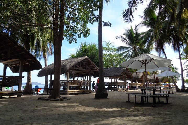 Honda Bay Island Hopping from Puerto Princesa: Day Trip to Cowrie, Luli & Starfish photo 5