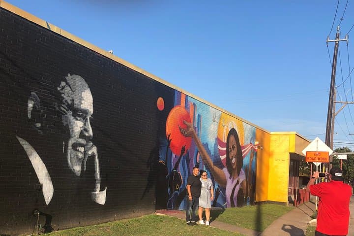 Private Houston Mural Instagram Tour by Golf Cart — Best Photo Spots in Downtown photo 5
