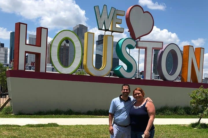 Private Houston Mural Instagram Tour by Golf Cart — Best Photo Spots in Downtown photo 6