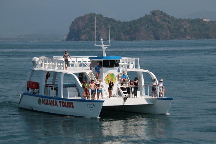 catamaran-cruise-manuel-antonio-snorkeling-biesanz photo 5