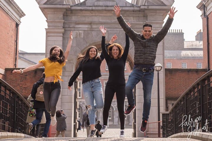 Dublin Group Photoshoot: Capture Friends & Colleagues in Iconic City Scenes photo 3
