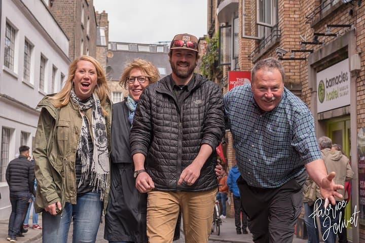 Dublin Group Photoshoot: Capture Friends & Colleagues in Iconic City Scenes photo 4