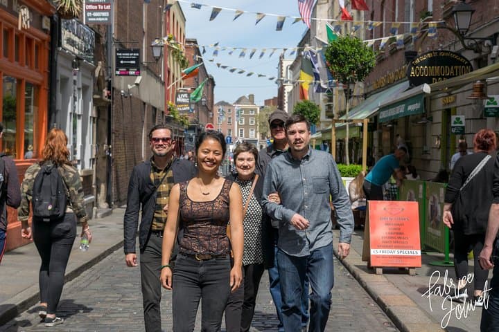 Dublin Group Photoshoot: Capture Friends & Colleagues in Iconic City Scenes photo 5