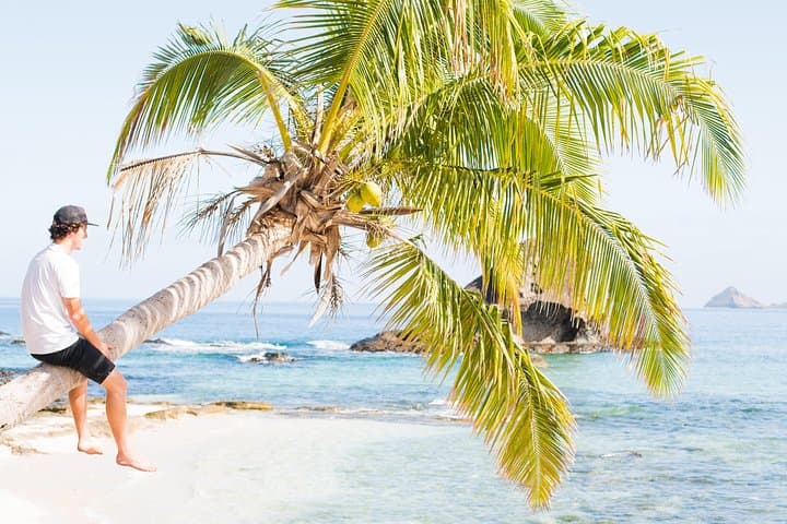 Yasawa Wanderer: 8-Day Blue Lagoon and Manta Ray Island-Hopping Adventure photo 4