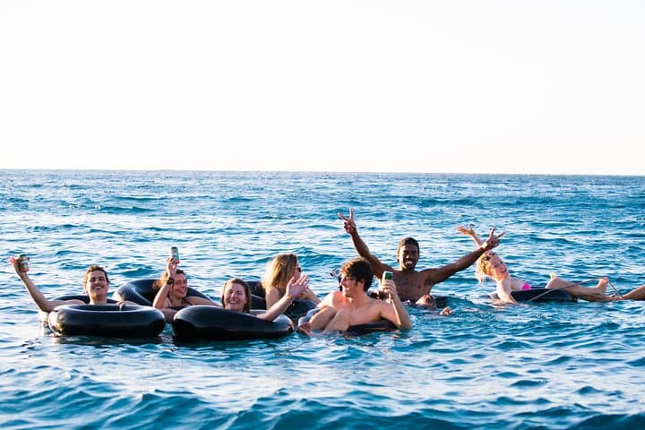 Yasawa Wanderer: 8-Day Blue Lagoon and Manta Ray Island-Hopping Adventure photo 3