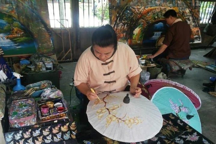 Chiang Mai Handicraft Villages: Half-Day Artisans & Workshop Tour photo 2