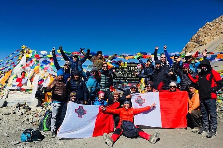 Annapurna Circuit Trek: Conquer Thorong La and the Manang Valley