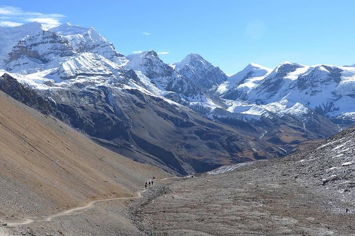 Annapurna Circuit Trek: Conquer Thorong La and the Manang Valley photo 2