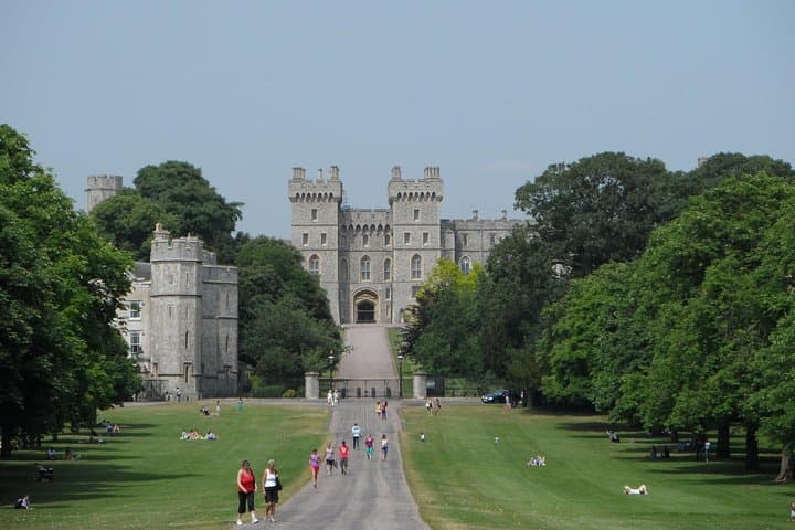 Private Windsor Day Trip from London — Personalized Tour with Windsor Castle Entry photo 2
