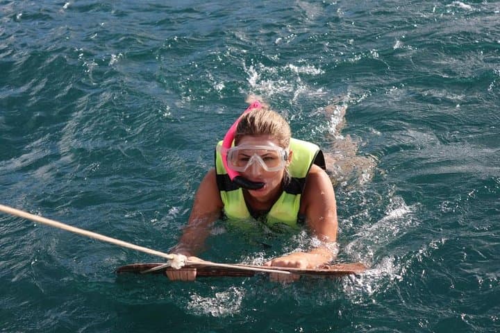 Underwater Boat Hitchhiking in Fernando de Noronha: Tow-Snorkel Adventure over a Shipwreck photo 4