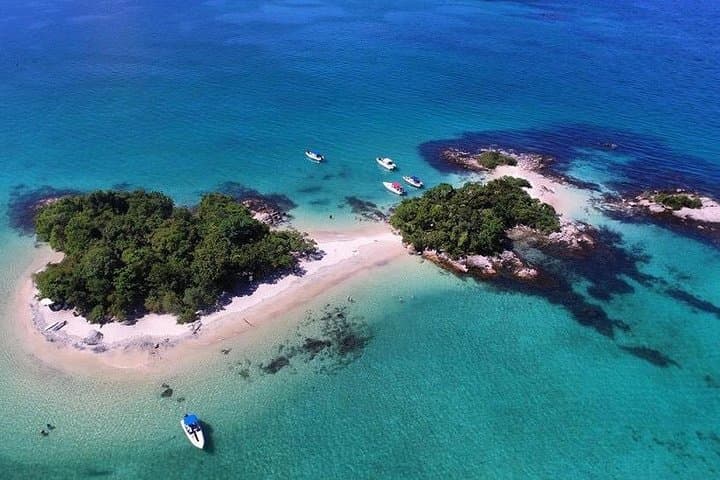 Angra dos Reis Island Hopping: Speedboat Tour from Ilha Grande