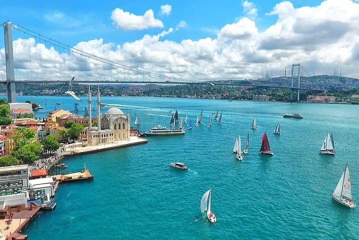 90-Minute Bosphorus Cruise: See Istanbul From Sea Between Continents