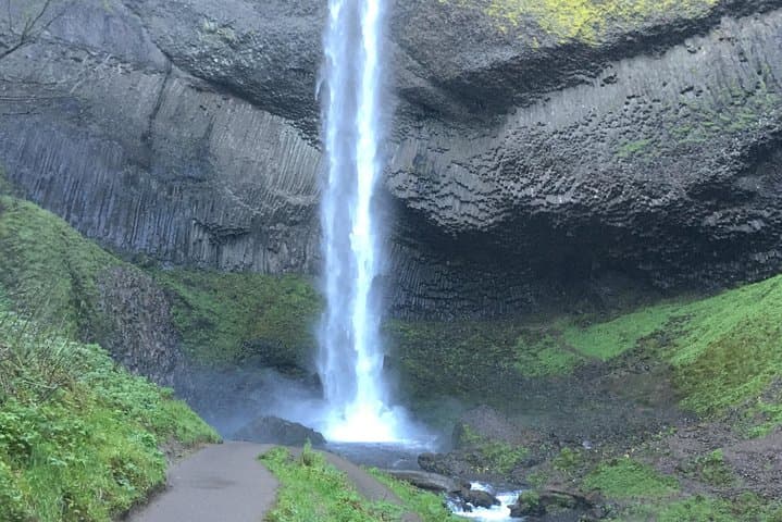 Private Half-Day Columbia River Gorge Waterfalls Tour from Portland photo 6