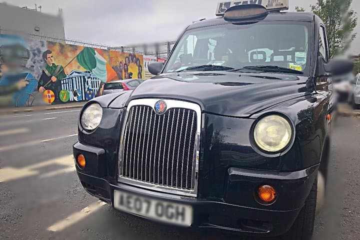 Belfast Black Cab Mural Tour: Private Ride Through Political History
