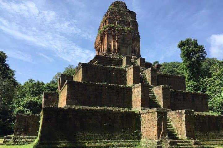 Two-Day Angkor Temples Tour — Angkor Wat, Ta Prohm & Banteay Srei photo 4