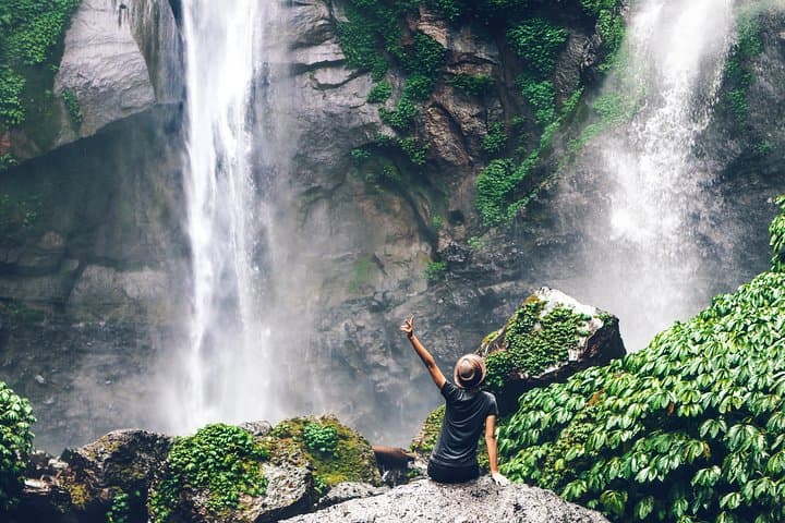 Sekumpul Waterfalls & Ulun Danu Temple — North Bali Full-Day Trek and Temple Tour photo 3