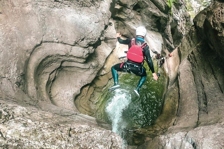 Chli Schliere Advanced Canyoning: High Rappels, Big Jumps from Interlaken