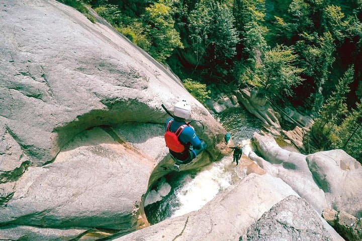 Chli Schliere Advanced Canyoning: High Rappels, Big Jumps from Interlaken photo 3