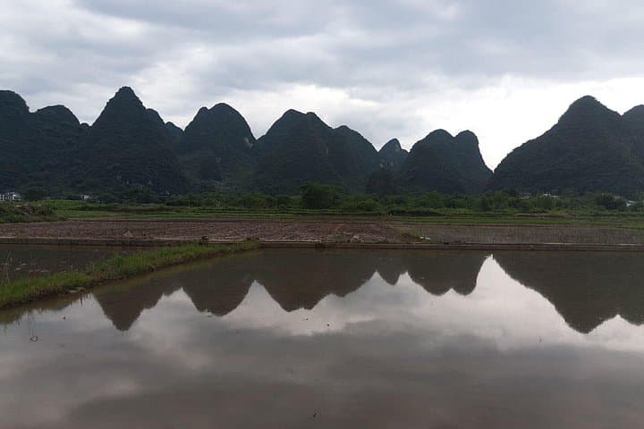Yangshuo Yulong River Bamboo Boat and Countryside Short Hike — Half-Day Private Tour photo 4