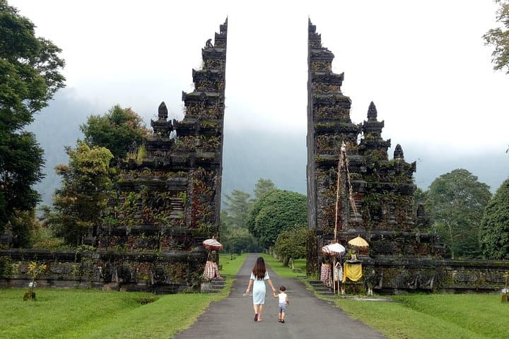 Sekumpul Waterfall Trek & Handara Gate Day Tour — Sekumpul, Handara and Ulun Danu photo 3