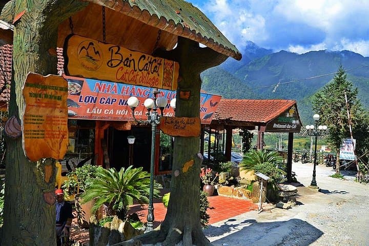 3-Day Private Sapa Trek and Cultural Tour from Hanoi by Limousine