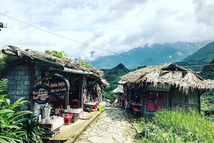 3-Day Private Sapa Trek and Cultural Tour from Hanoi by Limousine photo 2