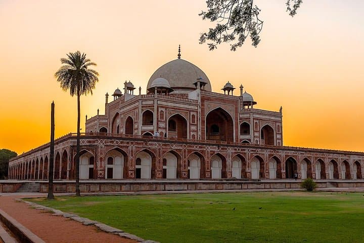 Old and New Delhi Full-Day City Tour: Qutub Minar, Chandni Chowk & Lotus Temple photo 6