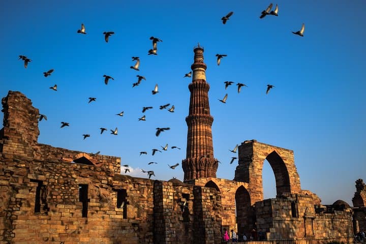 Old and New Delhi Full-Day City Tour: Qutub Minar, Chandni Chowk & Lotus Temple photo 4