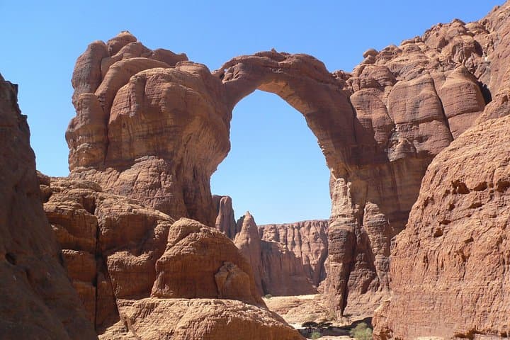Ennedi Massif Expedition: 10-Day Sahara Bivouac & Guelta d'Archei Safari photo 2