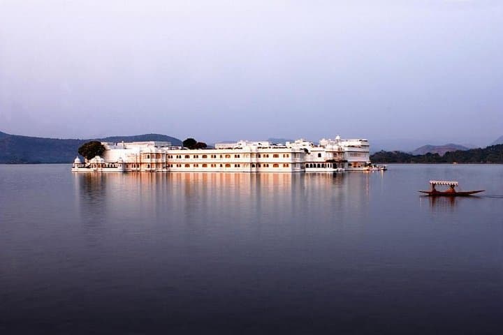 Day Tour of Udaipur: Lake Pichola, City Palace & Jag Mandir Highlights photo 2