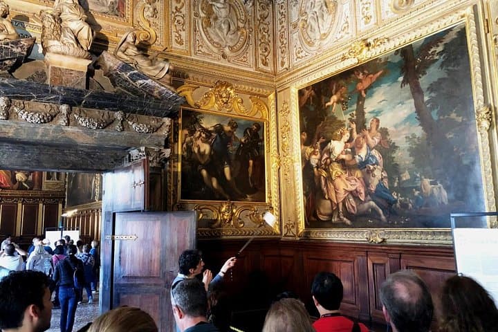 Doge's Palace Guided Tour and 30-Minute Gondola Ride — Venice Highlights photo 4
