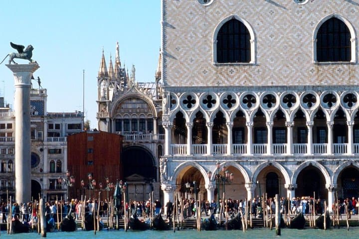 Doge's Palace Guided Tour and 30-Minute Gondola Ride — Venice Highlights