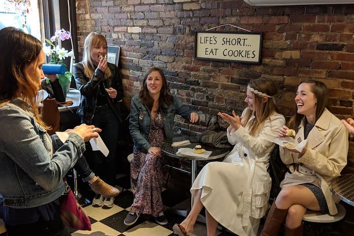 Cocktails & Cannoli: North End Dessert Walking Tour in Boston