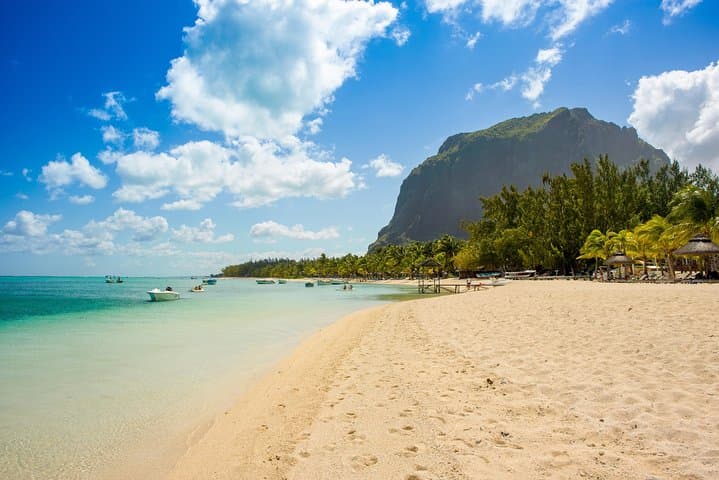 Le Morne Brabant Hike and Beach Day: Summit Mauritius' UNESCO Peak and Swim the Lagoon photo 3