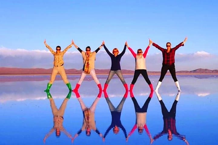 Salar de Uyuni Private Sunset Salt Flats Photography Tour — Mirror-Effect Shots photo 3