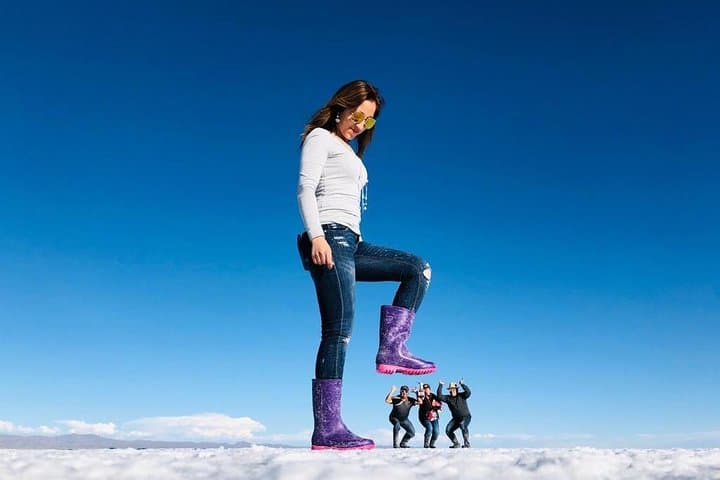 Salar de Uyuni Private Sunset Salt Flats Photography Tour — Mirror-Effect Shots photo 4