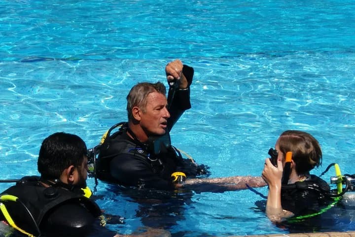 Phuket Beginner Scuba Pool Lesson — Introductory Dive Experience photo 4