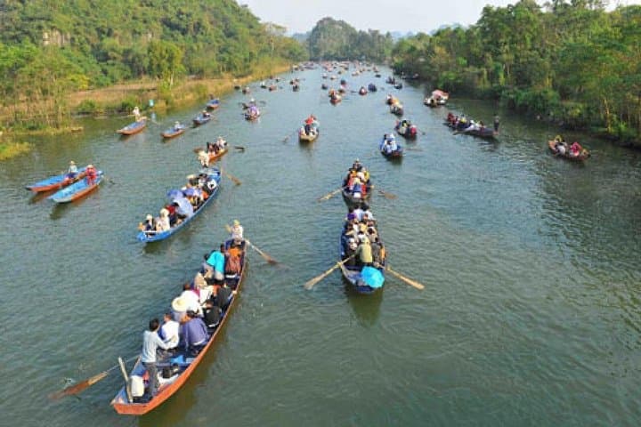 Perfume Pagoda Day Trip from Hanoi: Boat Ride, Cable Car & Huong Tich Cave Experience photo 4