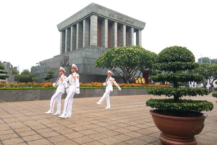 Private Hanoi City Tour: Historic Sights, Lakes and Local Life photo 1