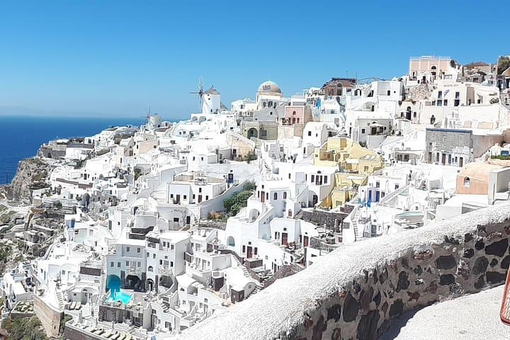 Private Santorini Highlights Tour: Fira, Oia, Red & Black Beaches in 6 Hours
