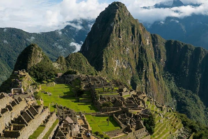 Two-Day Machu Picchu & Rainbow Mountain Hike from Cusco: Train, Peaks, and High-Altitude Trails photo 5