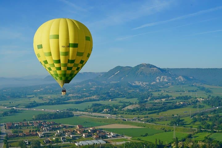 Hot Air Balloon Over Vic Valley with Cava, Photos & Breakfast photo 3