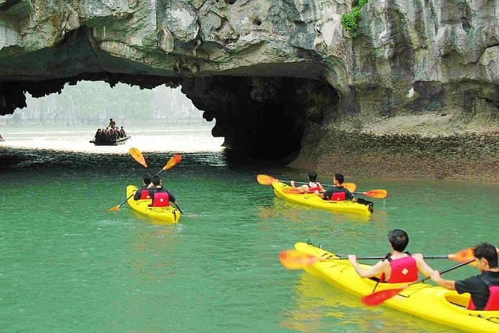 One-Day Ha Long Bay Deluxe Cruise: Kayaking, Sung Sot Cave & Titop Island photo 2