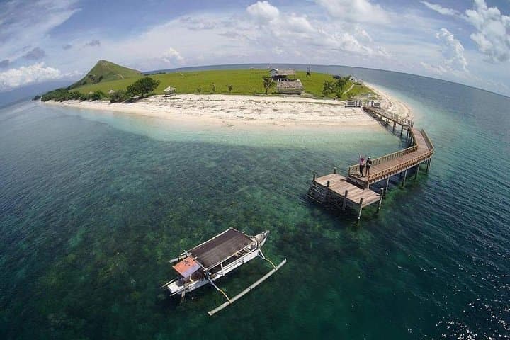 3-Day Kenawa and Moyo Island Adventure: Snorkel Reefs & Waterfall Trails