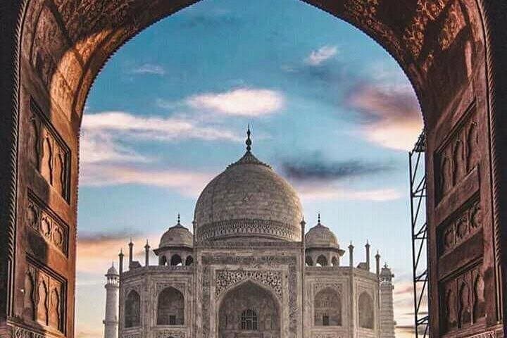 Jaipur to Taj Mahal in One Day: Private Agra Tour with Sunset at Mehtab Bagh photo 3